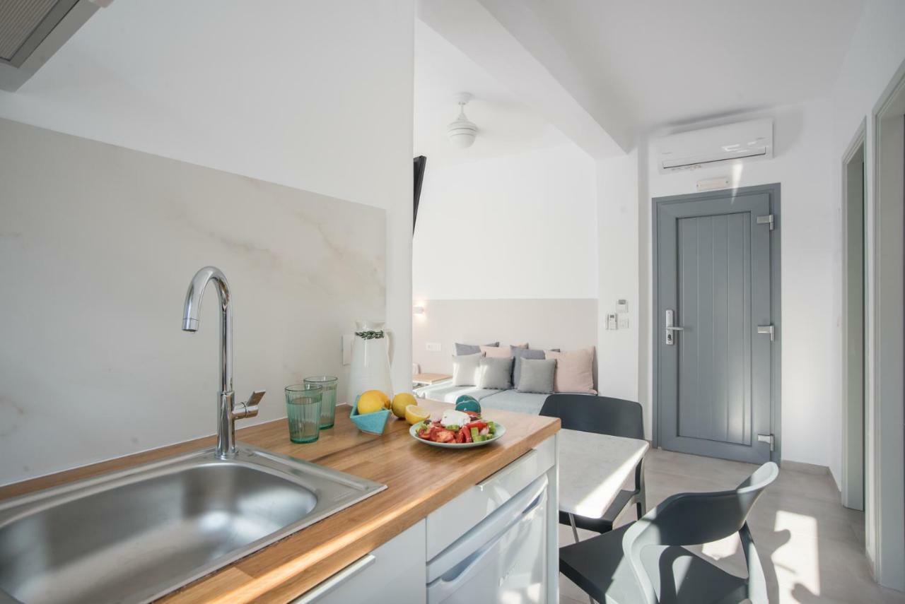 Nautilus Apartments-Suites Páros Exteriör bild