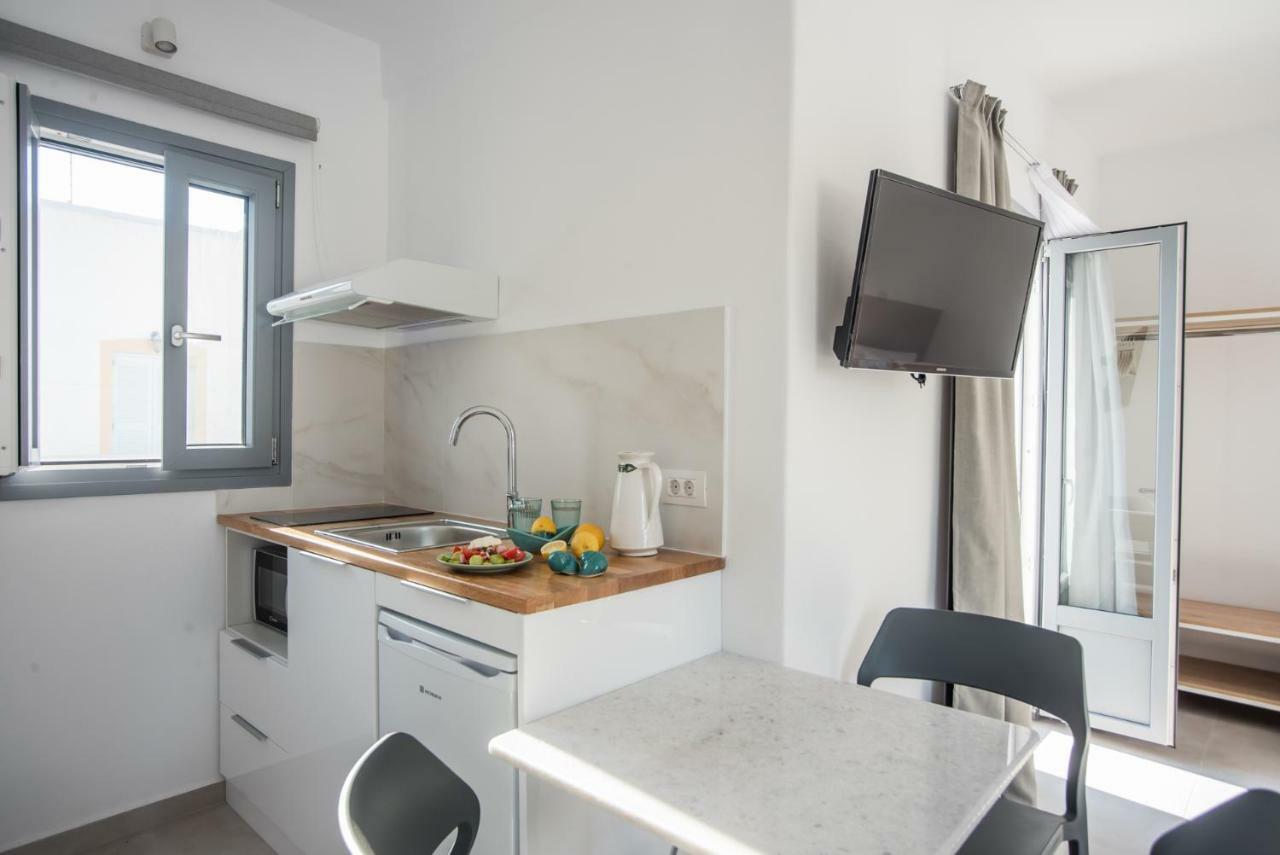 Nautilus Apartments-Suites Páros Exteriör bild